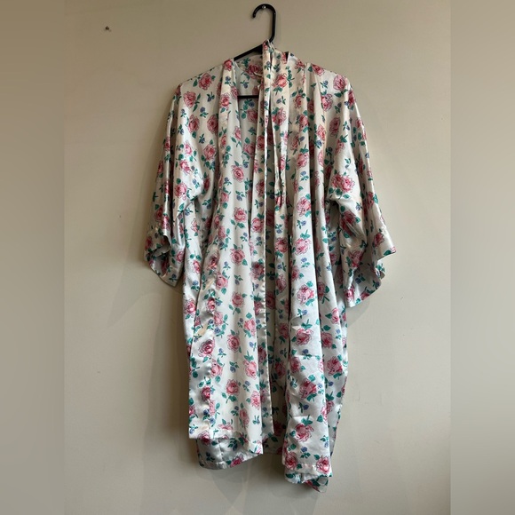 Jessica Other - Vintage Jessica Satin Floral Robe